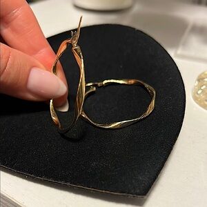 Elegant Gold Hoop Earrings